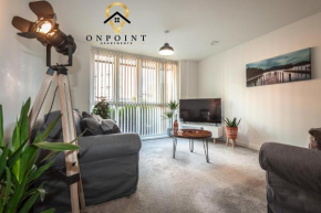 OnPoint- AMAZING Apartment Perfect for Business/Work/Leisure!